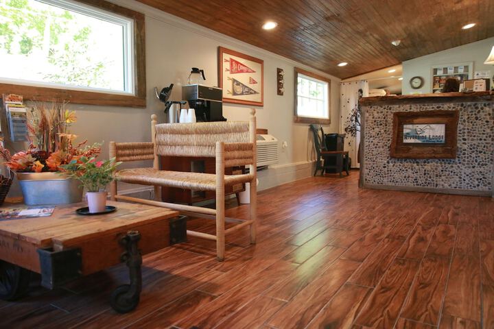 The Riverside Lodge at Chimney Rock