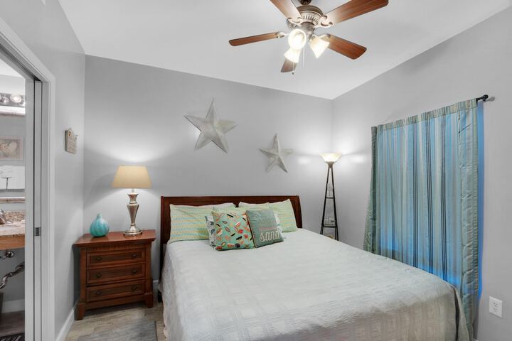 Room 30 of 62