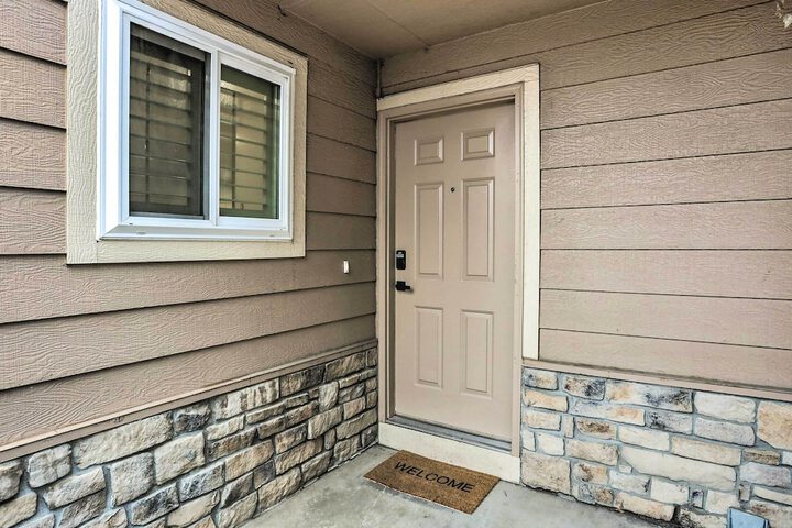 13 Mi to Dtwn Denver: Northglenn Townhome w / Patio