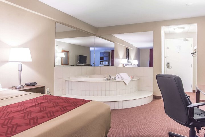 Room 16 of 37