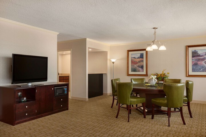 Hilton Fort Wayne at the Grand Wayne Convention Center