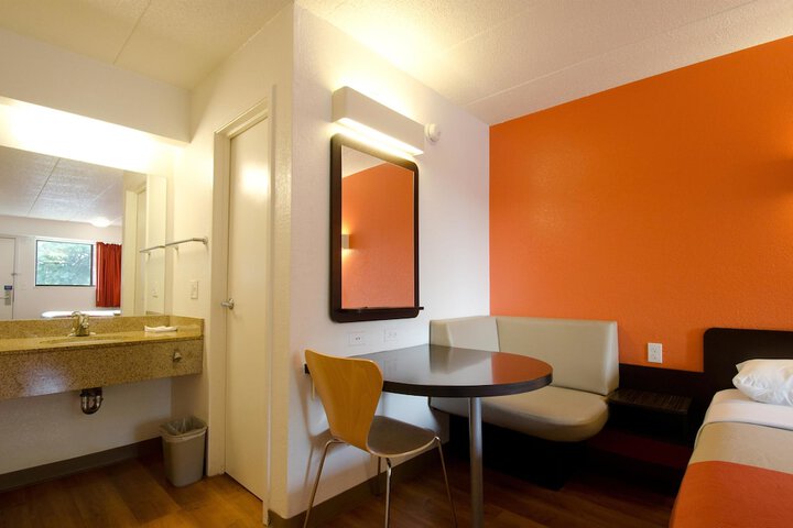 Room 13 of 29