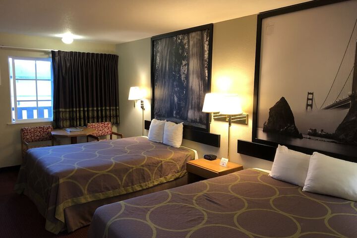 Super 8 by Wyndham Crescent City