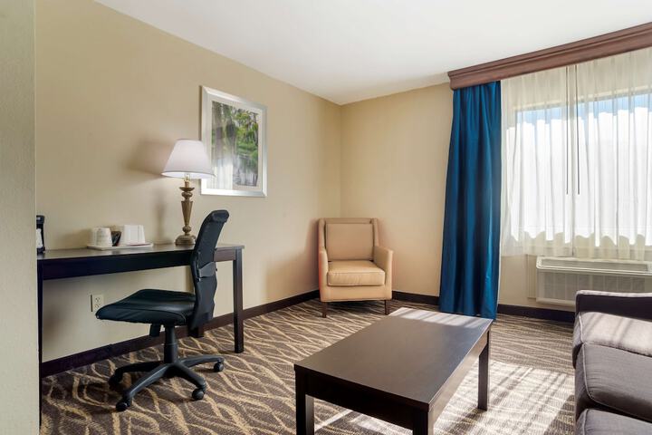 Room 12 of 25