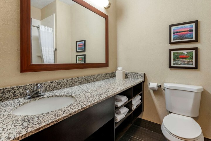 Room 15 of 28