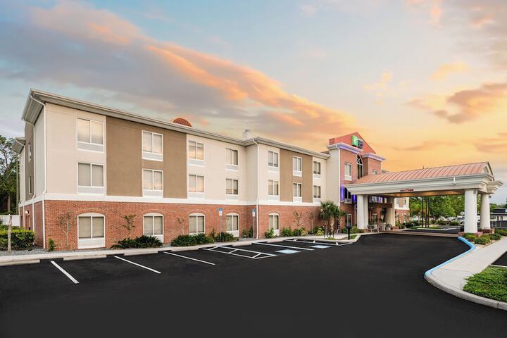 Hotel 13 of 67