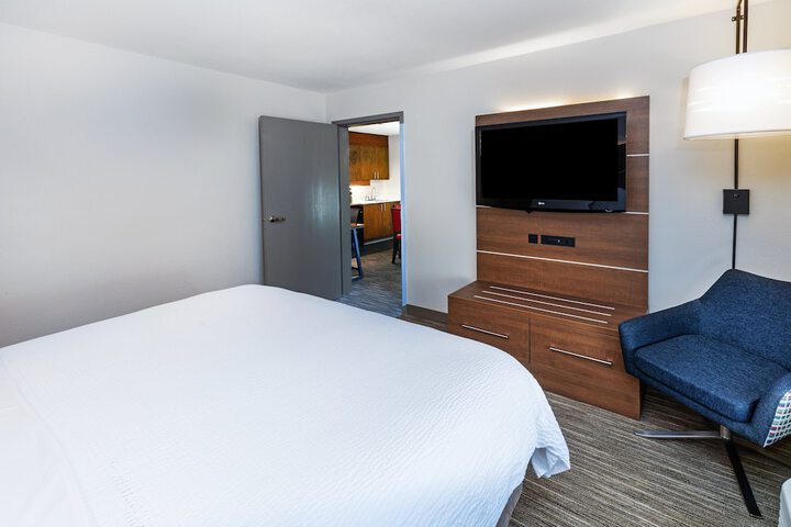 Holiday Inn Express & Suites Sulphur (Lake Charles) by IHG
