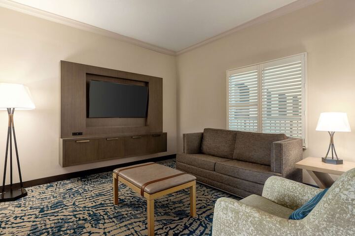 Room 70 of 108