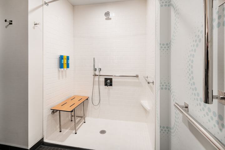 Room 14 of 33