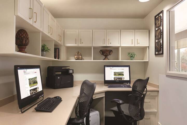 Business Center 41 of 41