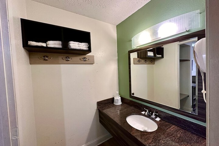 Room 20 of 40