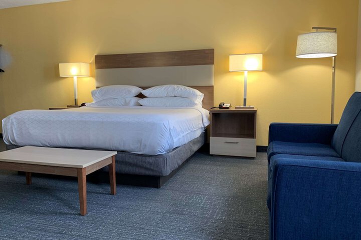 Room 37 of 47