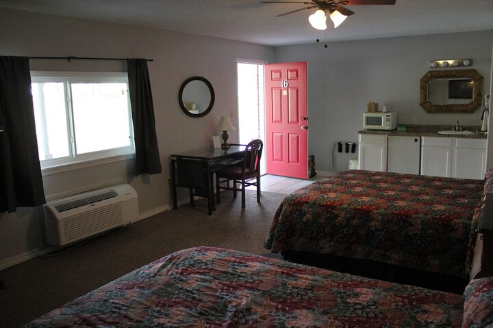 Room 147 of 219