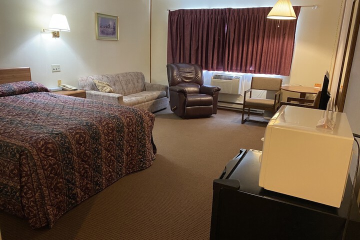 AmeriVu Inn and Suites