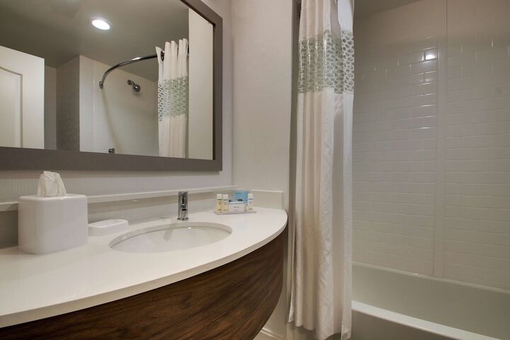 Hampton Inn & Suites Chicago / Aurora