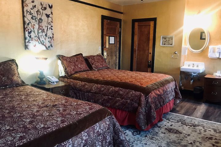 Room 32 of 44