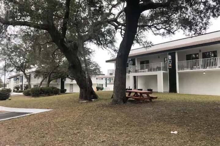 Property Grounds 35 of 35