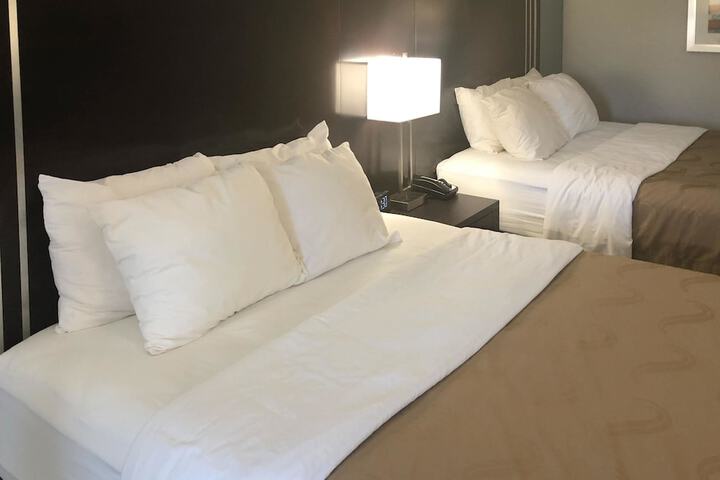 Room 32 of 37