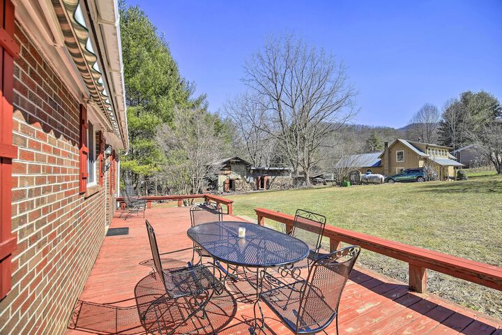 Quaint Creekside Home w / Spacious Deck & Yard