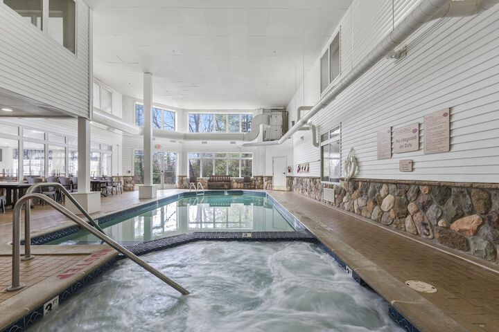 Cherry Tree Inn & Suites