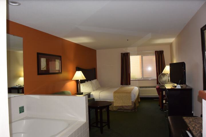 Travelodge Suites by Wyndham Newberg