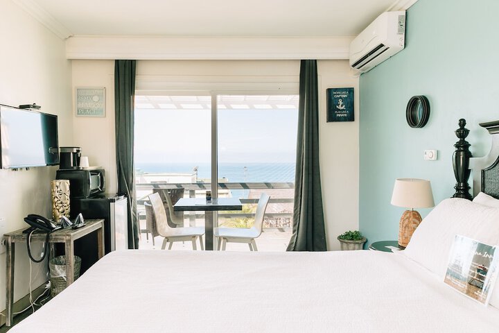 Laguna Cove Hotel