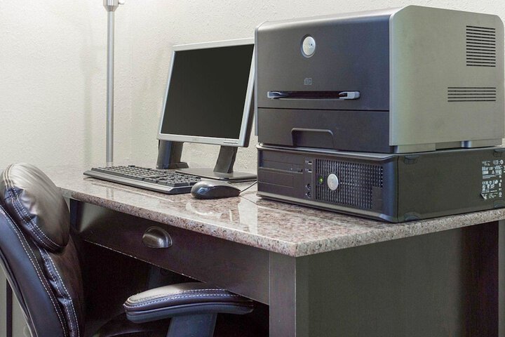 Business Center 36 of 36