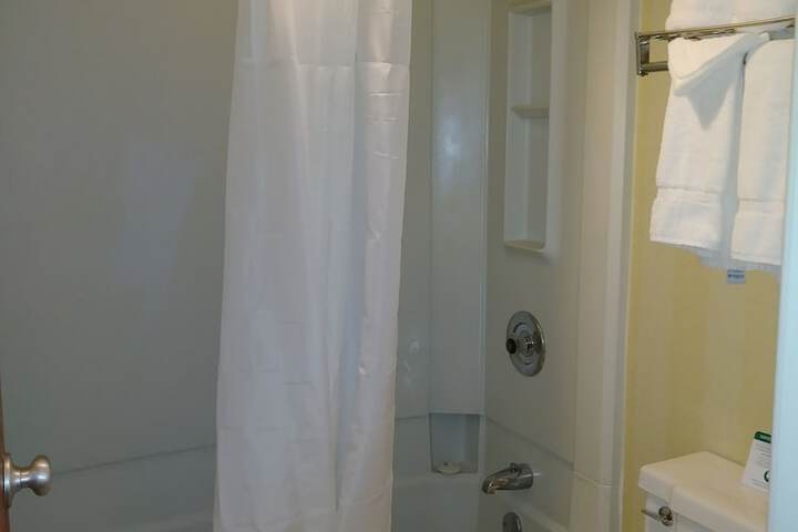 Room 15 of 48