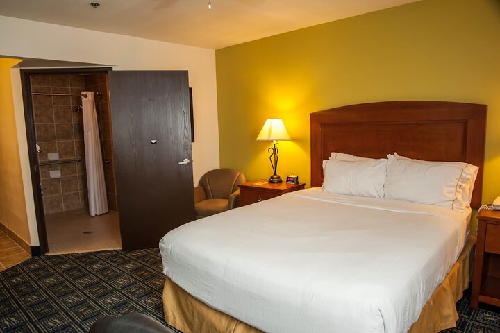 Room 32 of 50