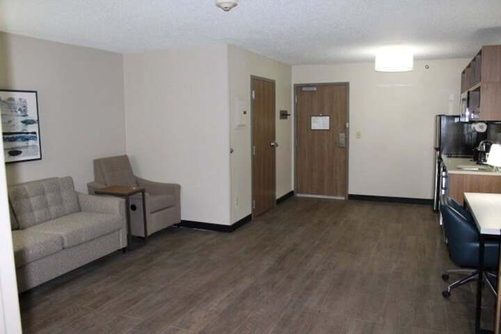 Room 9 of 48