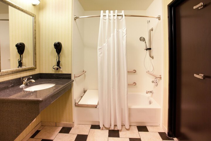 Room 25 of 63