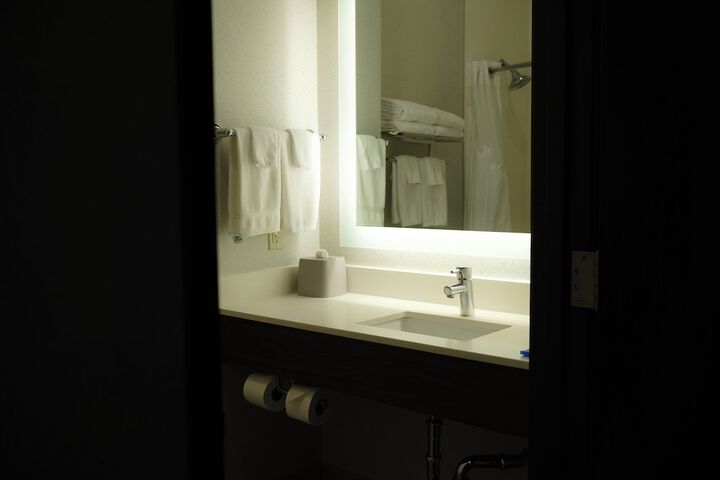 Room 43 of 63