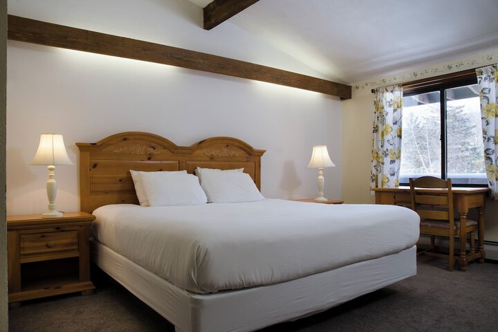 Summit Lodge