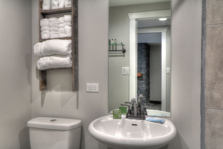 Room 44 of 59