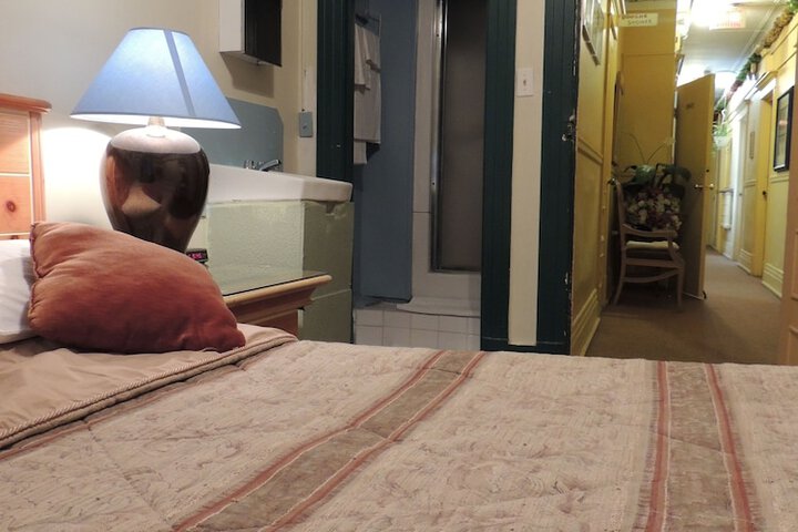 Room 3 of 21