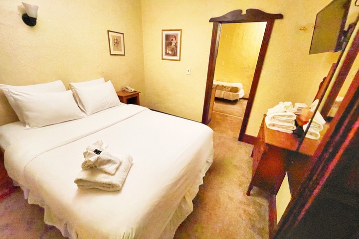 Room 44 of 92