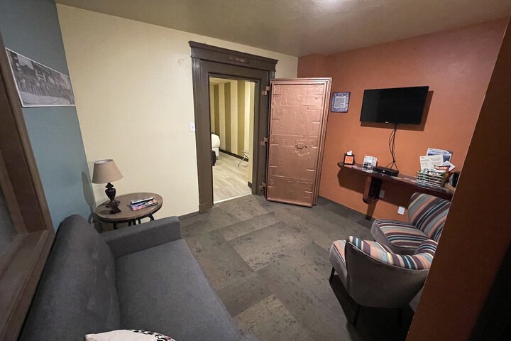 Room 56 of 92