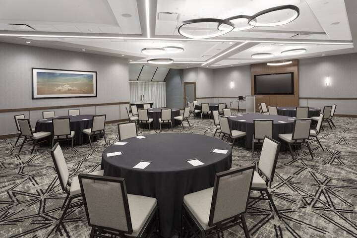 Crowne Plaza Lansing by IHG