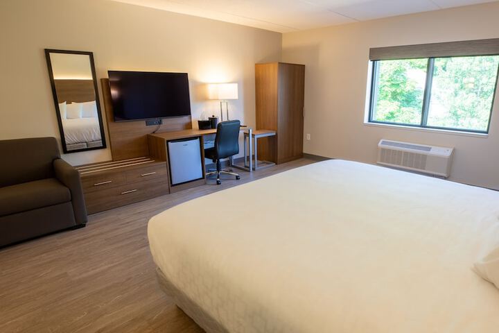 Room 12 of 23
