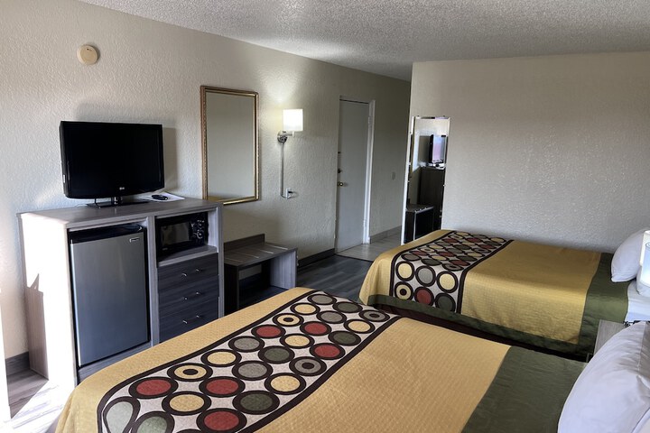 Room 22 of 40