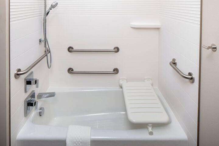 Room 20 of 28