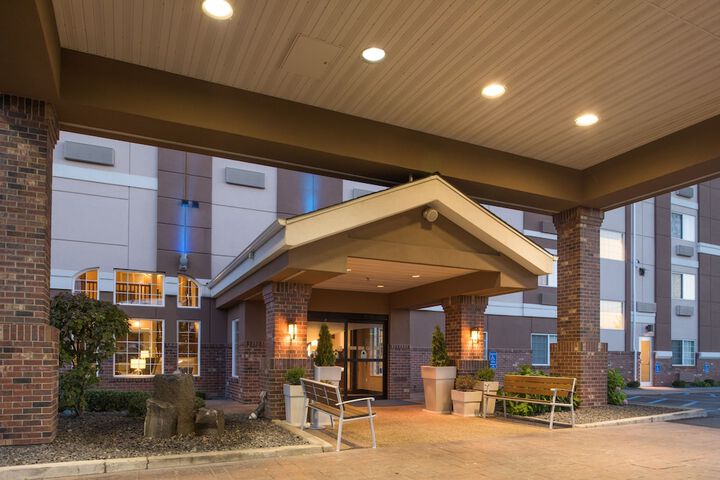 Hotel 7 of 72