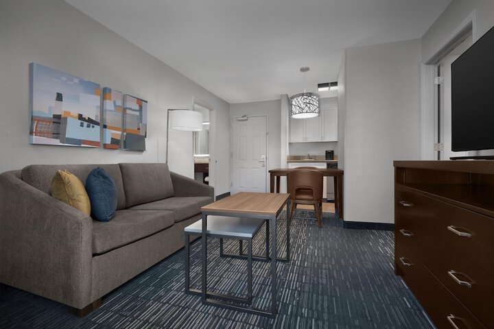 Homewood Suites by Hilton Newark-Cranford