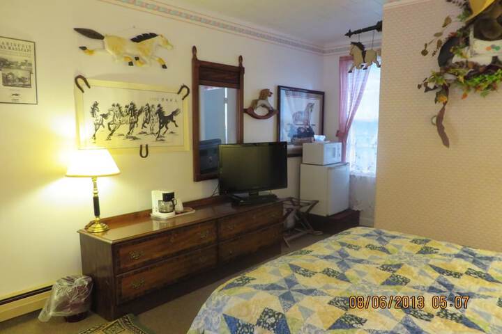 Room 33 of 65