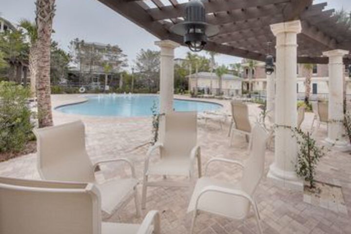 South Walton Studio by RedAwning