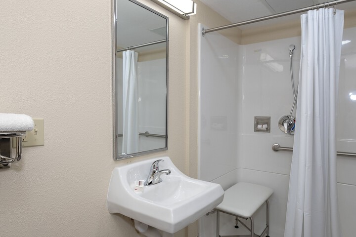 Room 11 of 23