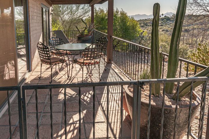 Hacienda Del Sol Guest Ranch Resort