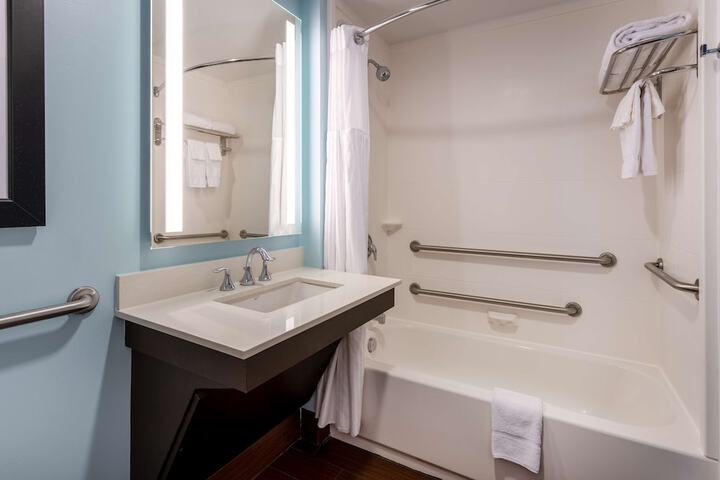 Hilton Garden Inn Roanoke