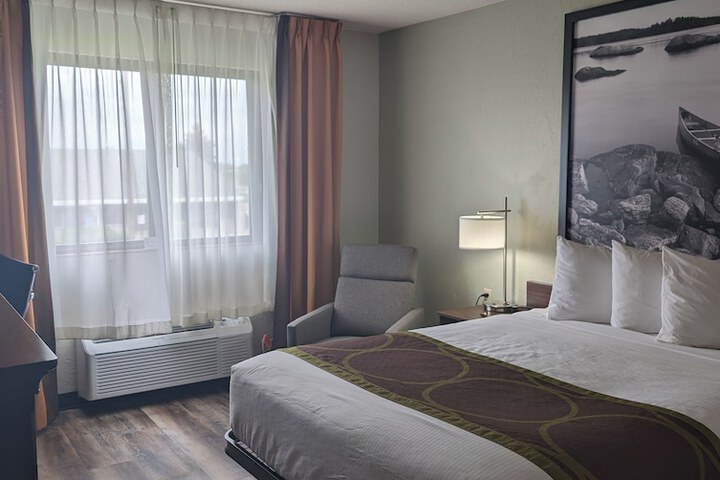 Room 9 of 20