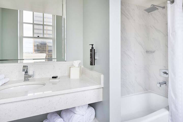 Redmont Hotel Birmingham Curio Collection by Hilton